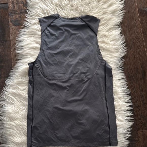 Nike Men's Charcoal Sleeveless Athletic Top - Picture 6 of 6